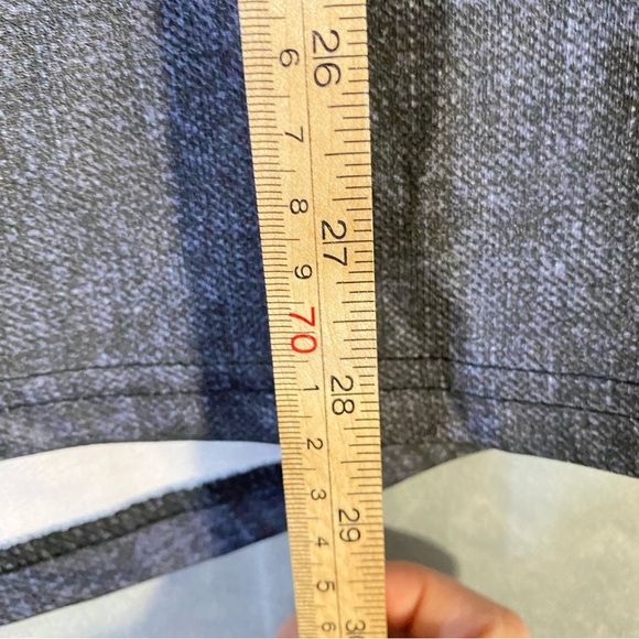 DIADORA Mens Grey T-Shirt Top XL Activewear Zip Pocket Gym Workout Lightweight - Picture 8 of 8